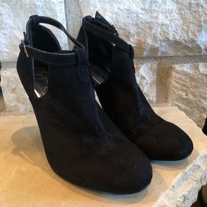 Jessica Simpson Black Suede Heels